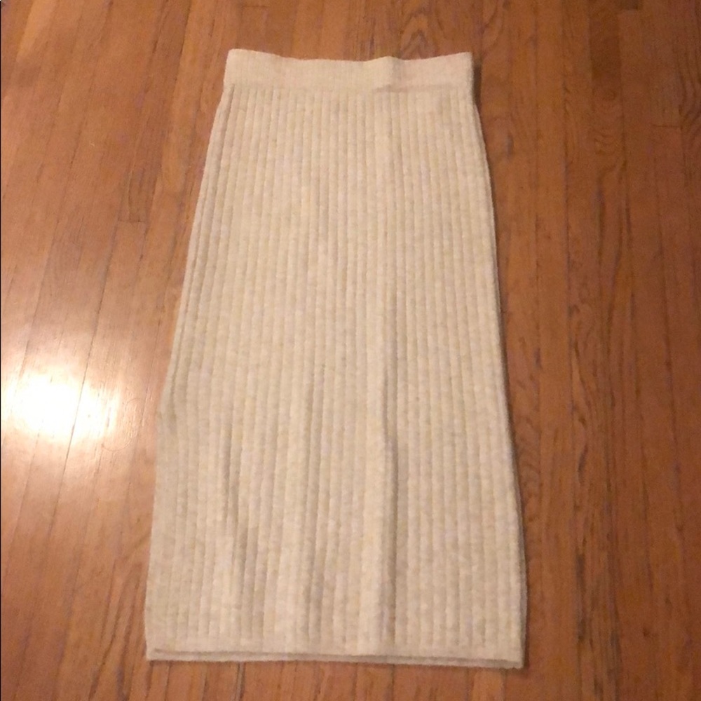 Zara Ribbed skirt with slit